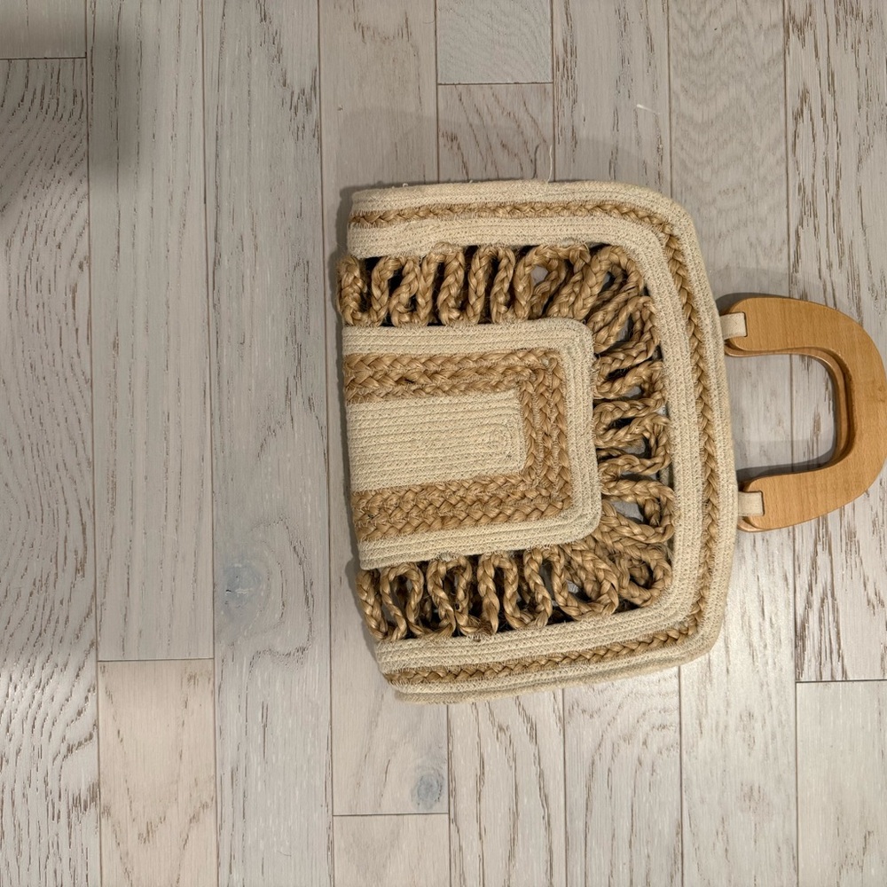 Shiraleah Tan Woven Clutch with Wooden Handle